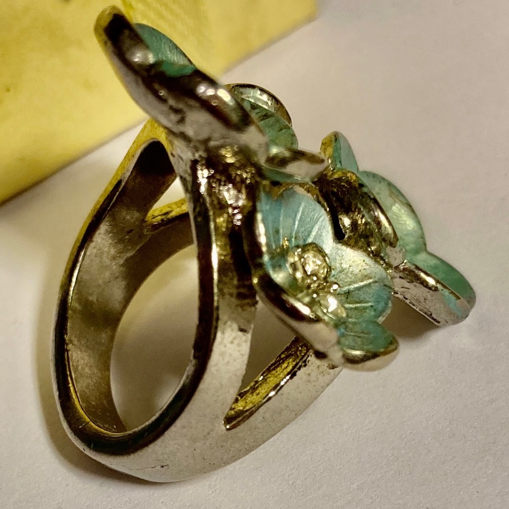 Adorable flower ring - Picture 3 of 3